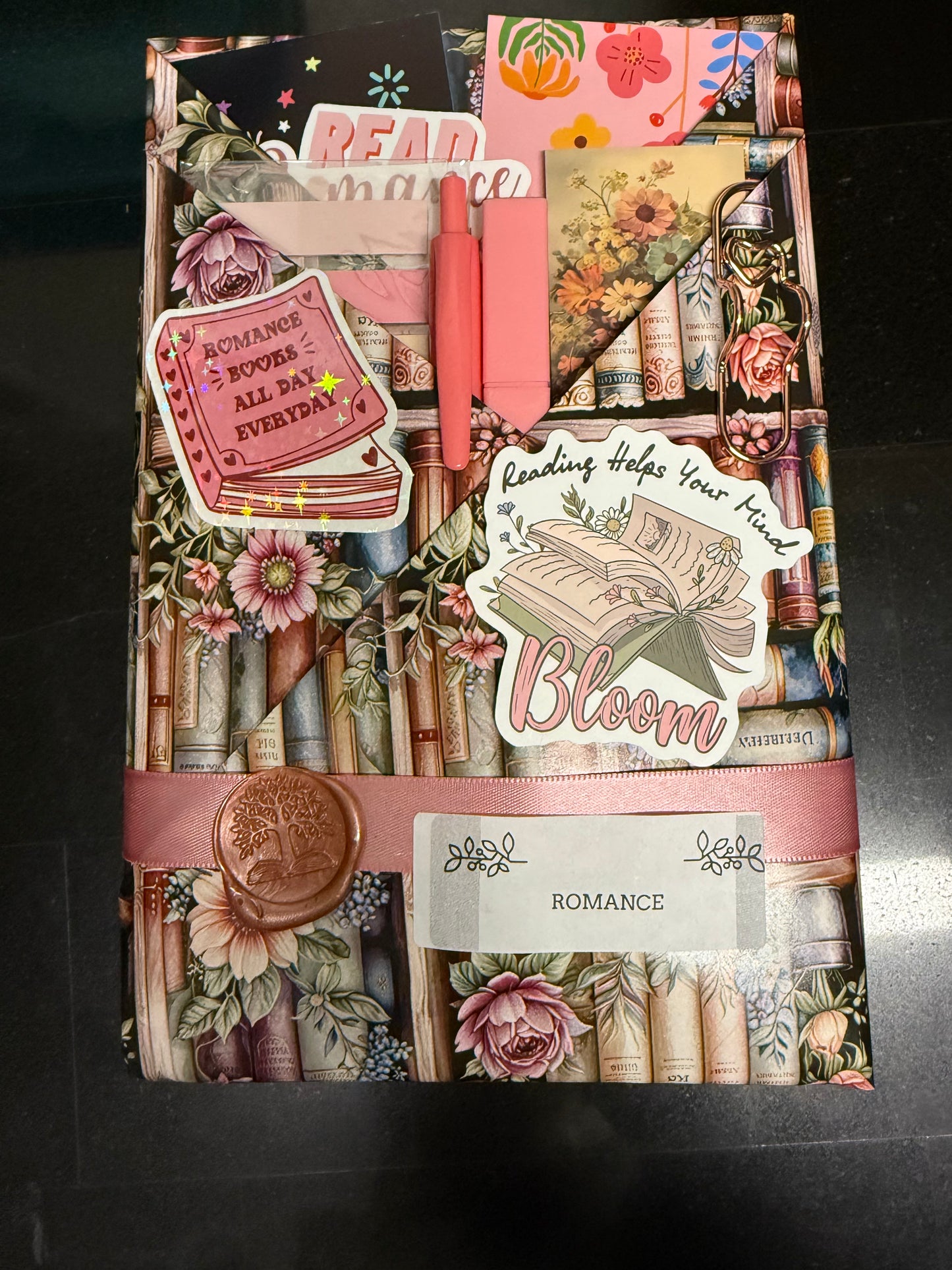 Blind date with a book 📕